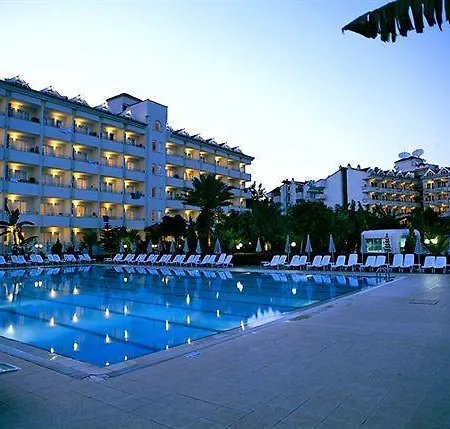 Hotel Club Pineta 3*