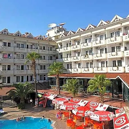 Pineta Club Ξενοδοχείο 3*