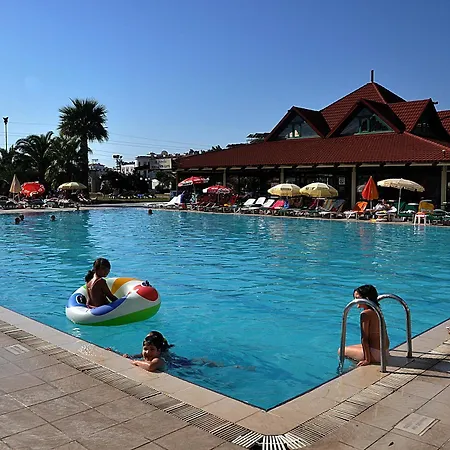 Club Pineta Hotel 3*