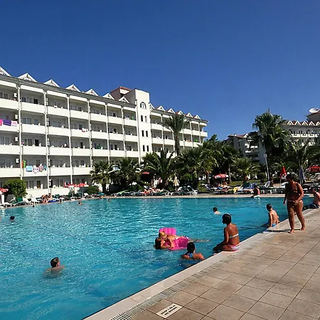 Hotel Club Pineta 3*