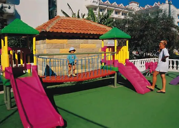 Pineta Club Hotel 3*