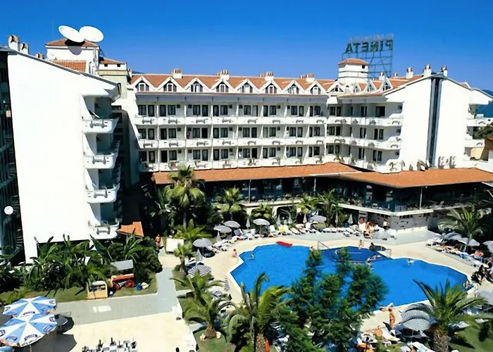 Pineta Club Hotel 3*