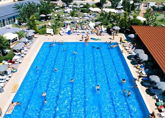 Pineta Club Hotel 3*