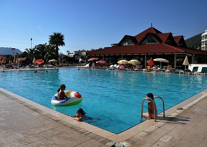 Pineta Club Hotel 3*